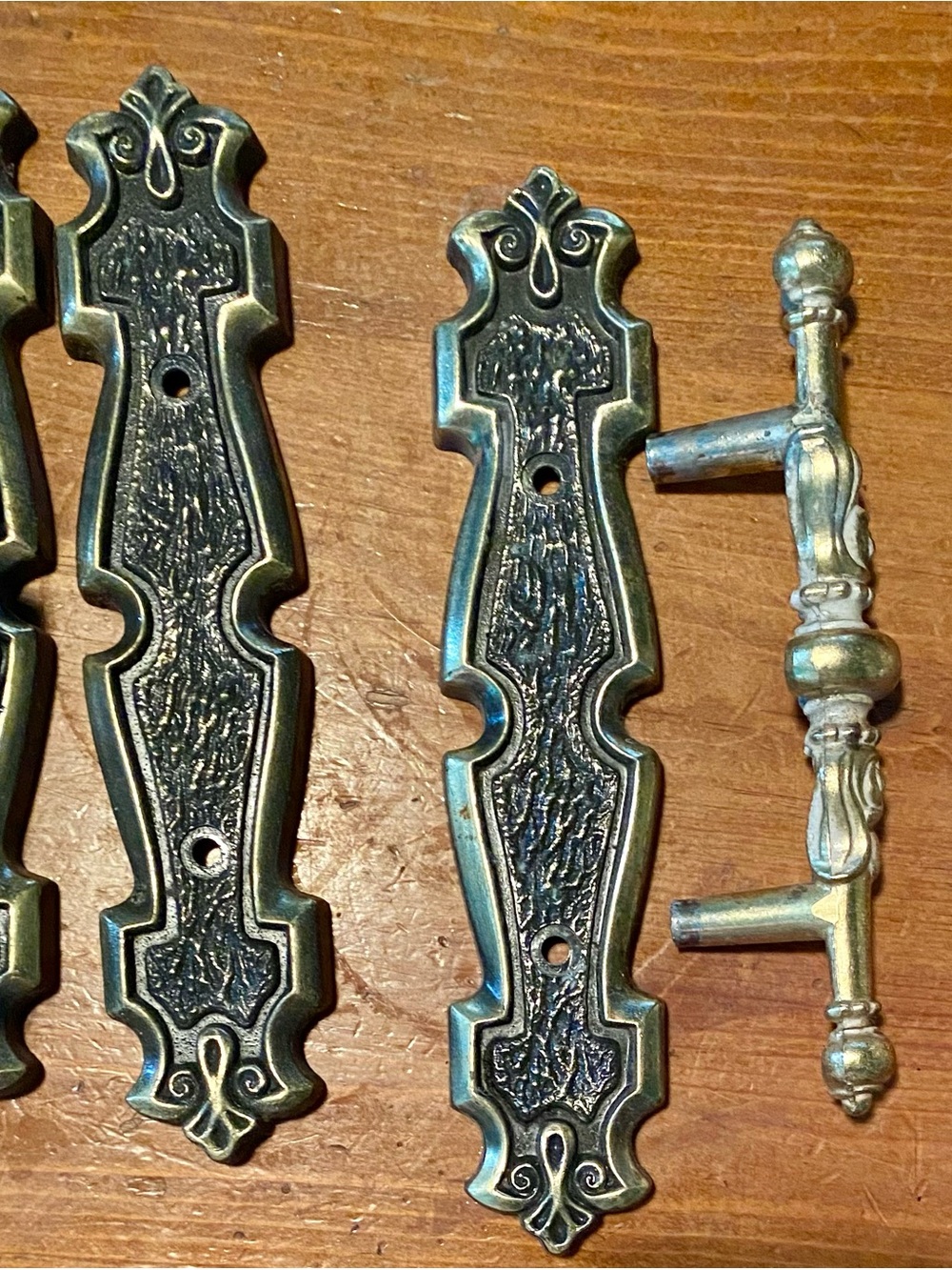 1970’s Brass Drawer Pulls - Ornate Brass Finish. 6 sets. 12 total pieces. - Picture 4 of 6